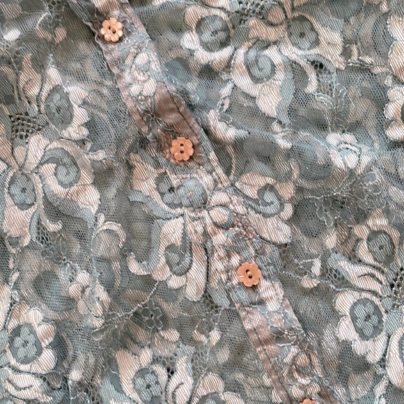 Lithe By Anthropologie Shirt Women's Size 8 lace button up - Picture 2 of 4